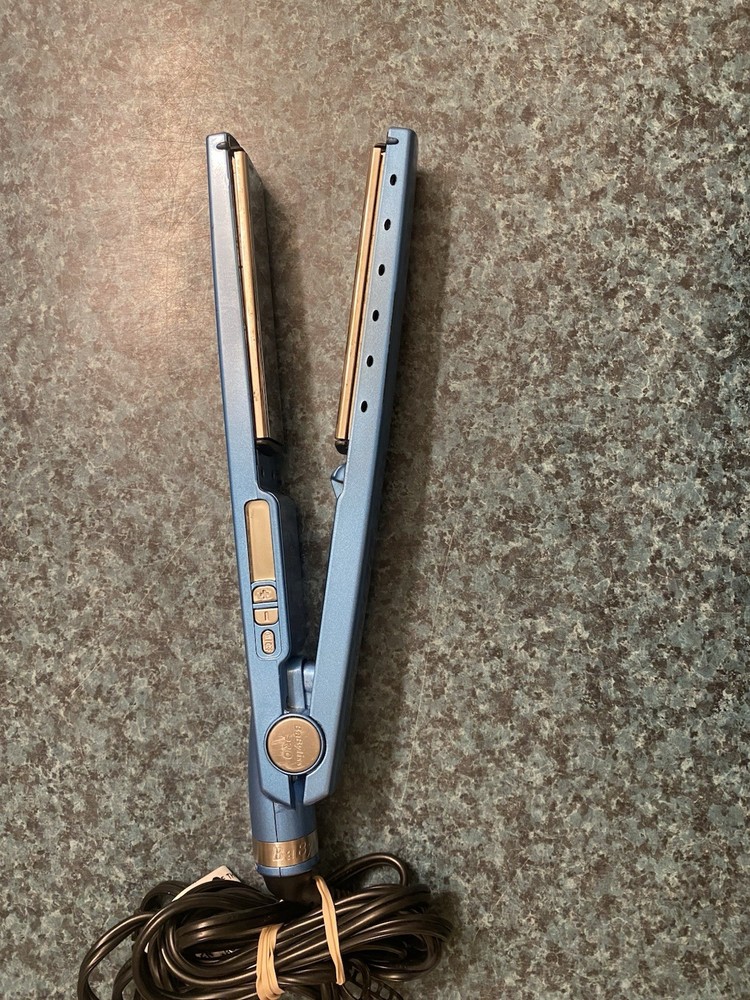 BaBylissPRO Nano Titanium Hair Iron 450°F 1