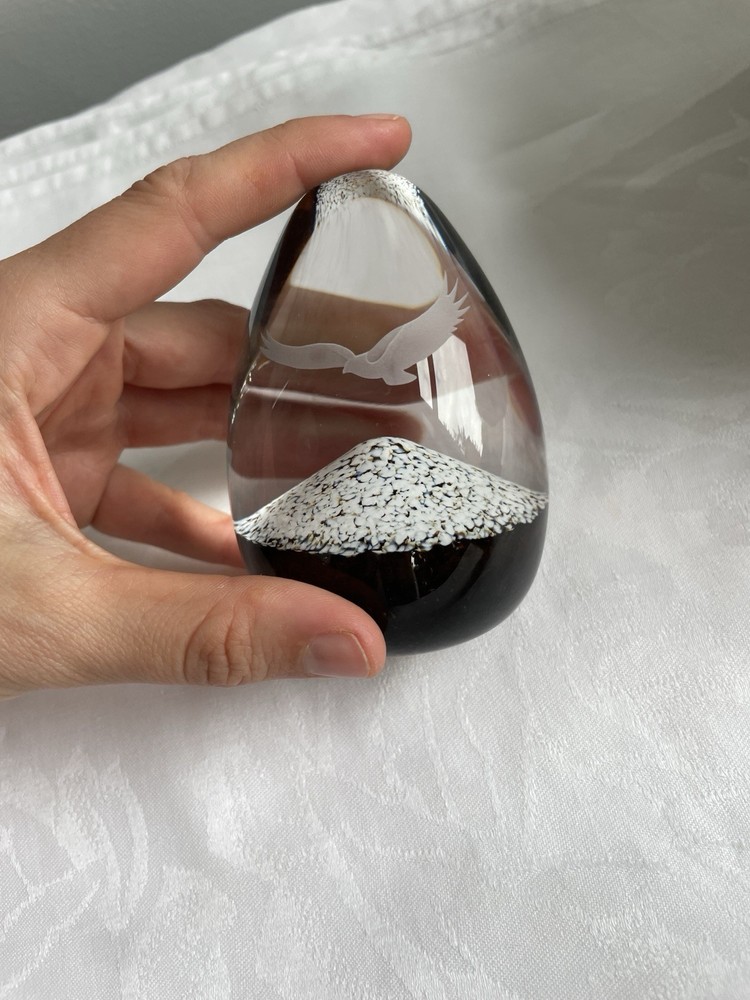 Caithness Crystal Eagle Over Mountain Etched Glass Egg Paperweight