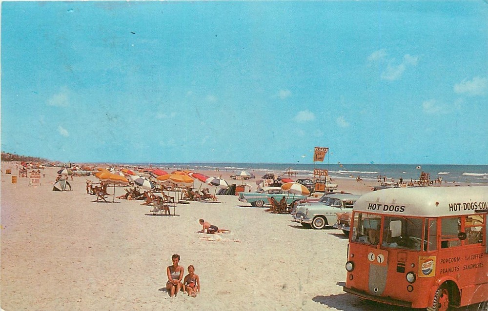 1950s Daytona Beach Florida  Hot Dog Food Truck Postcard 25-11704
