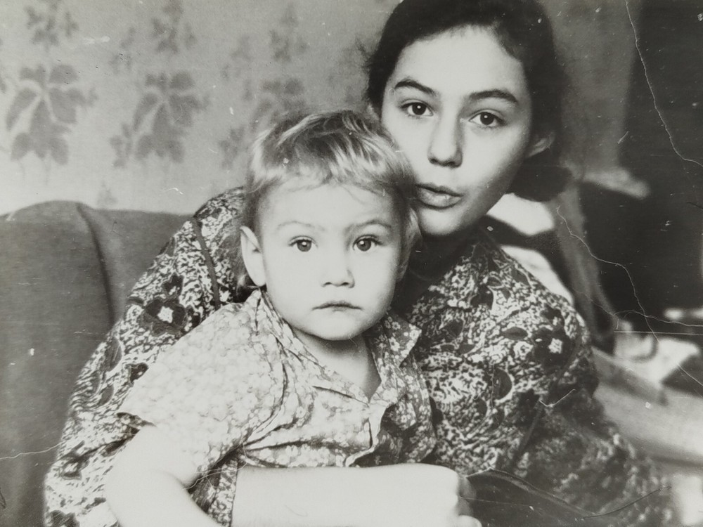 Vintage - Retro -Photo - Beautiful Girls - Children - 1960s - Black and White #9