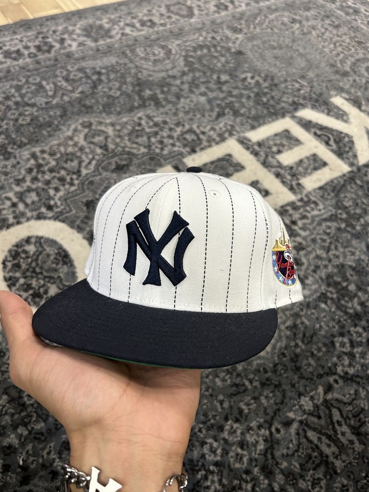 Size 7 3/8 yankee fitted white stripe