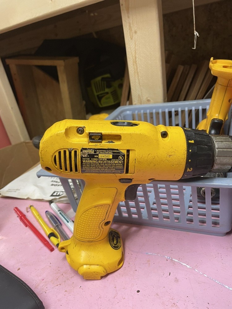 Dewalt Drill 9.6 Drill  One Piece Missing In Chuck Bin 18