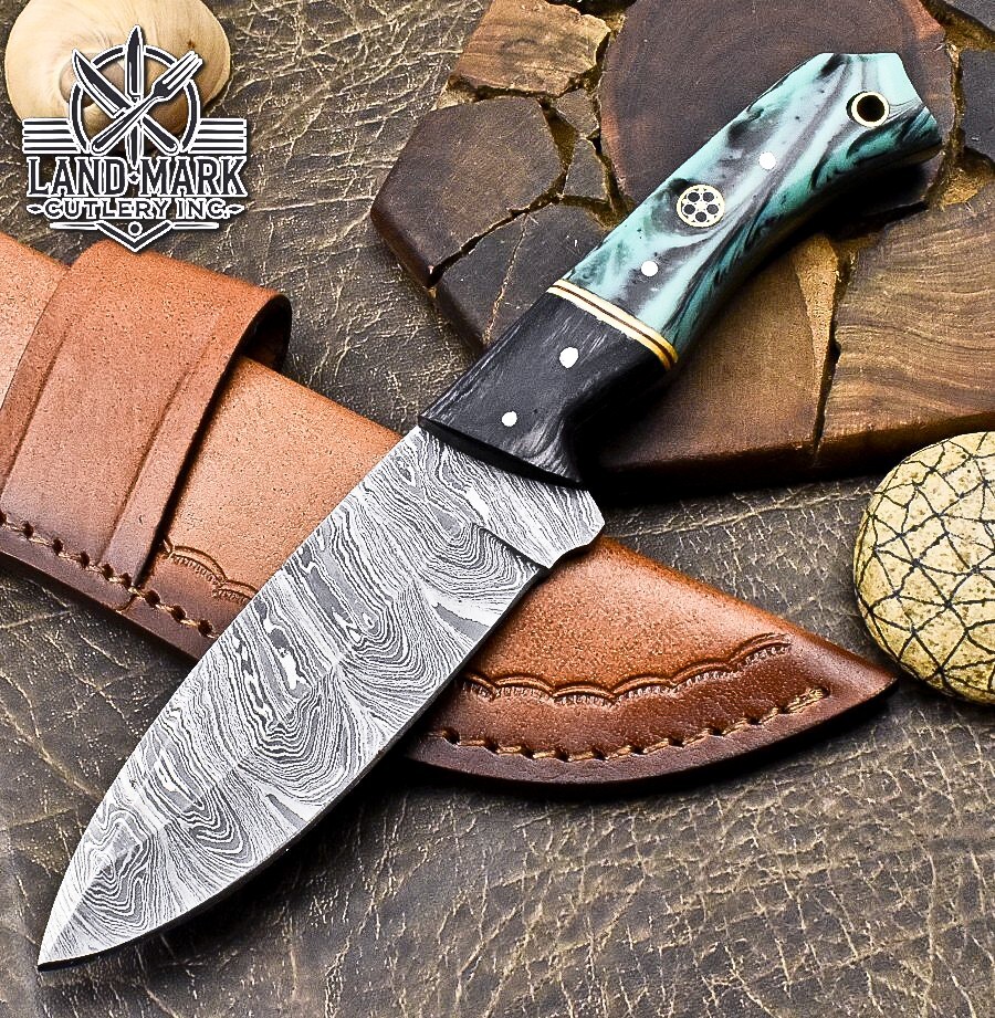 BEAUTIFUL  DAMASCUS HANDE MADE HUNTING SKINNER KNIFE WITH RESIN & WOOD HANDLE