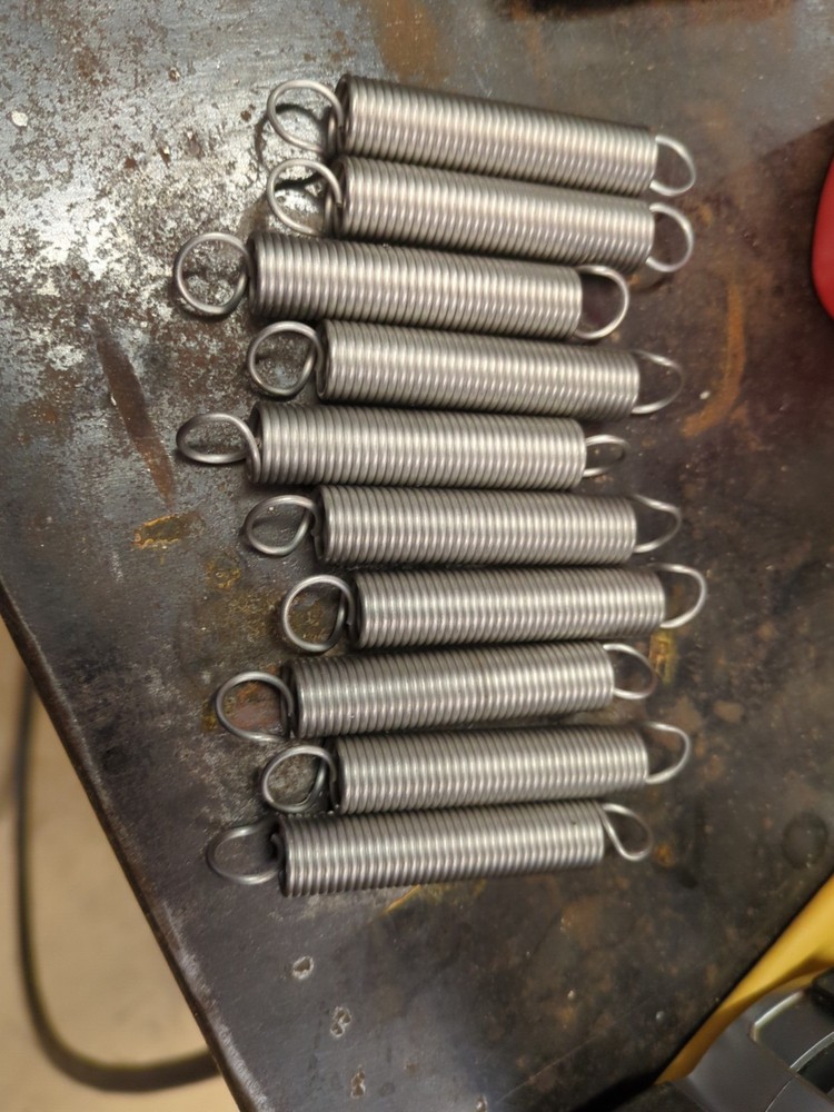 Stainless Steel Extension Spring 1.4mm Wire 0.5in Dia 3in Length