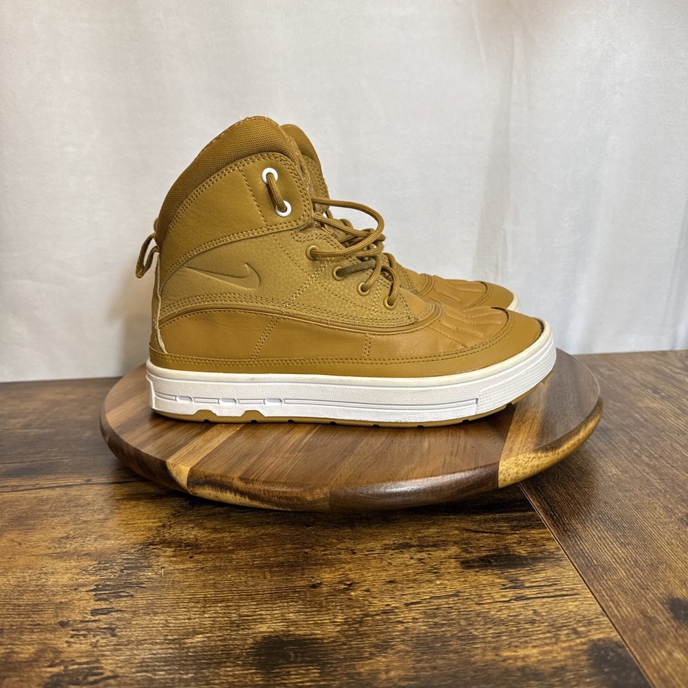 Nike Woodside Boots 2 High Top Winter Shoes Size 5.5Y Damaged All Weather