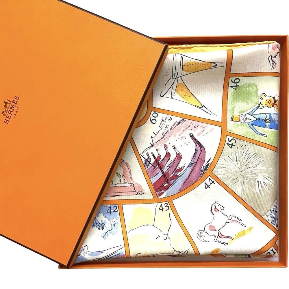 Very good condition, cute Hermes silk scarf, Carre 90, 