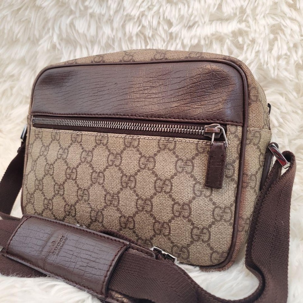 Gucci GG Camera Bag in Beige Brown PVC Leather Shoulder Bag 16x23x6cm Pre-Owned