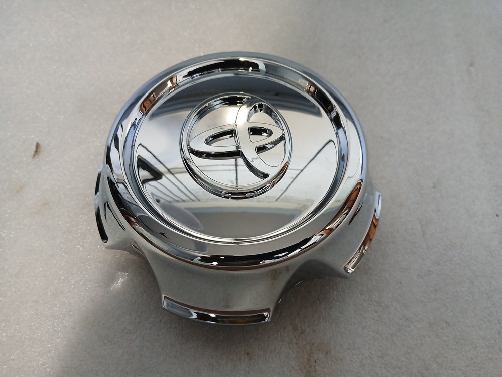 1998-2002 Toyota Land Cruiser 5 Lug Wheel Center Cap 60250-69380