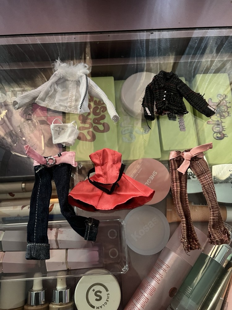 Bratz Fashion Doll Boutique Outfit Set  