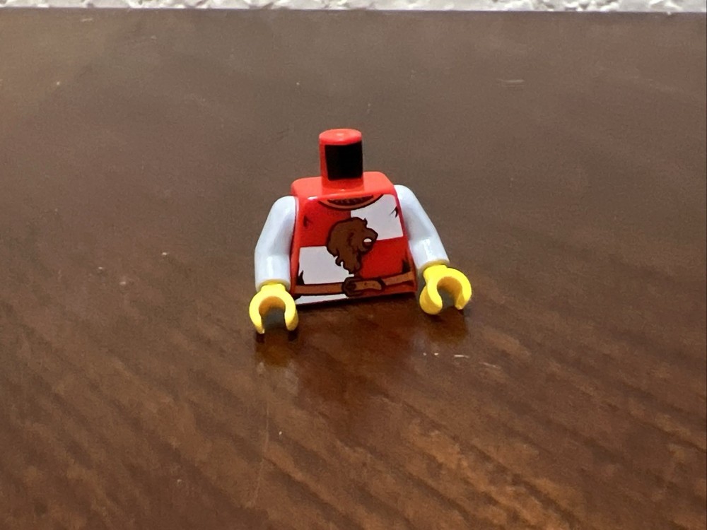 LEGO Castle Torso Kingdoms Lion Knight Quarters 973pb0693c01 Retried Rare