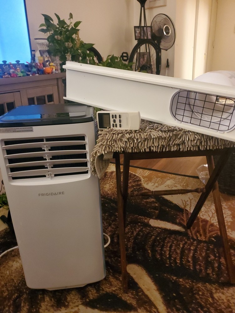 Frigidaire 8,000 BTU Portable Air Conditioner, 350 SqFt FHPC082AC1