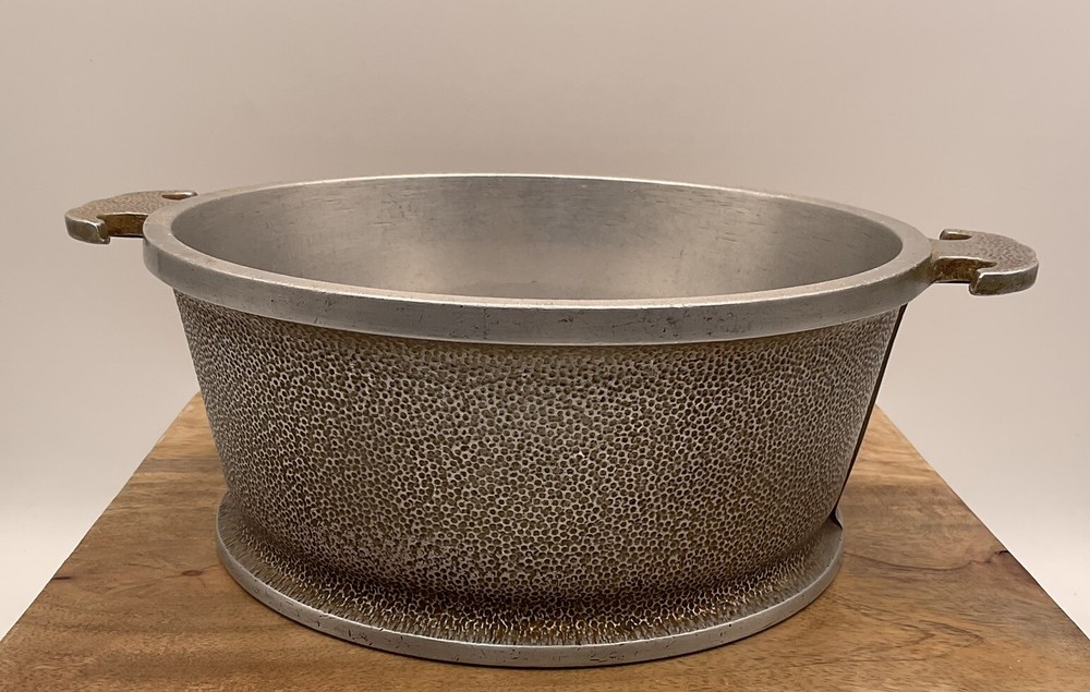 Vintage Guardian Service 2 Qt Hammered Cast Aluminum Dutch Oven 8x3.5 Inch