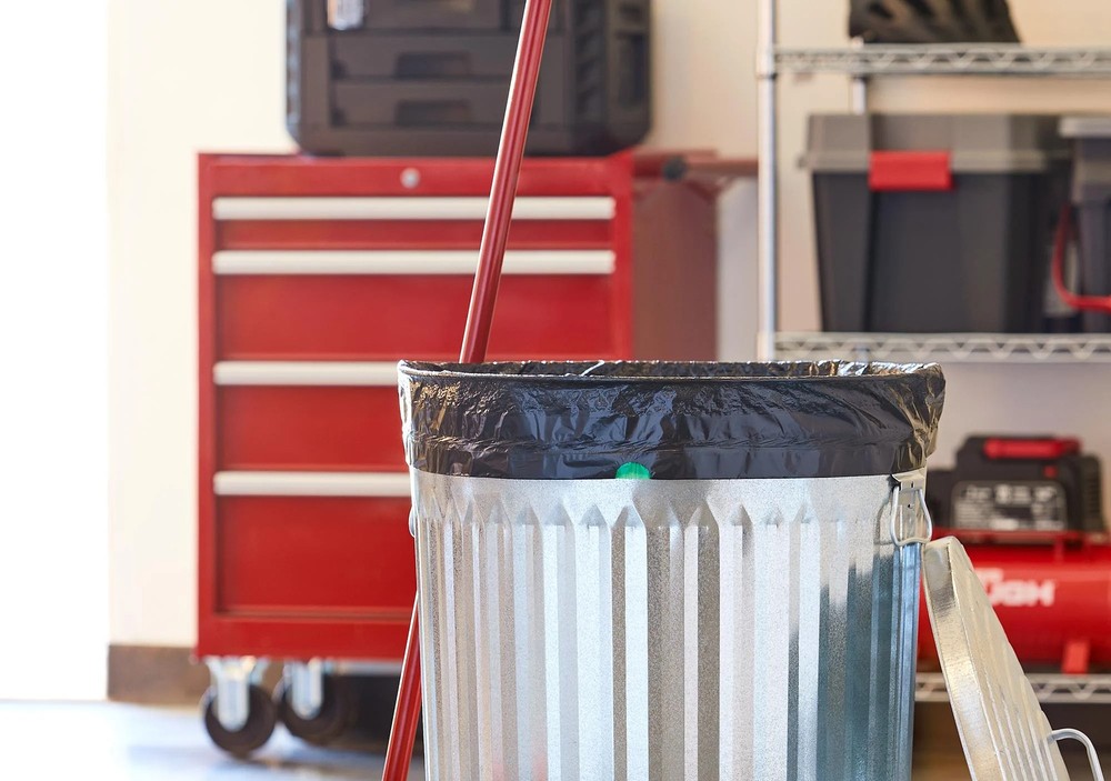 33-Gallon Strong Flex Tall Kitchen Trash Bags, Mint Scent, 40 Bags