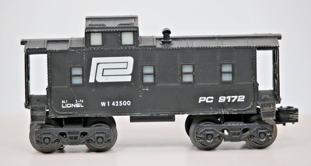 Lionel O Gauge Penn Central Lighted Caboose 6-9172
