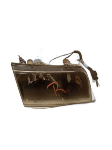 03-11 Crown Victoria Passenger Right Headlight OEM 1139138