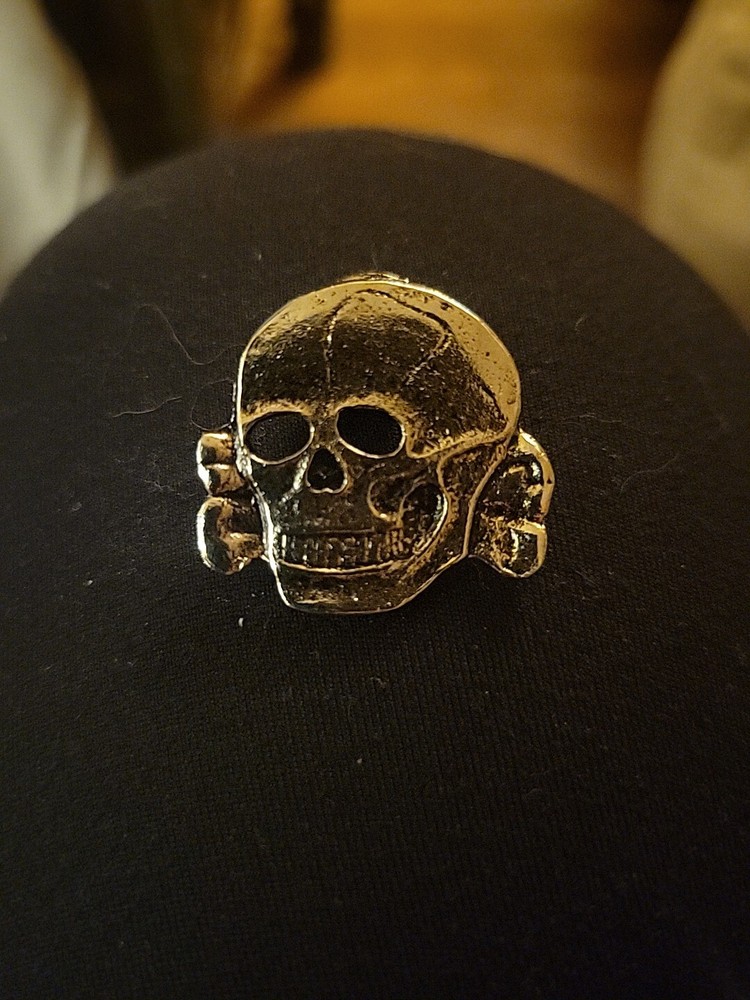 Metal Brooch with Skeleton Badge for Clothing,Hat and Bag Decoration Gift
