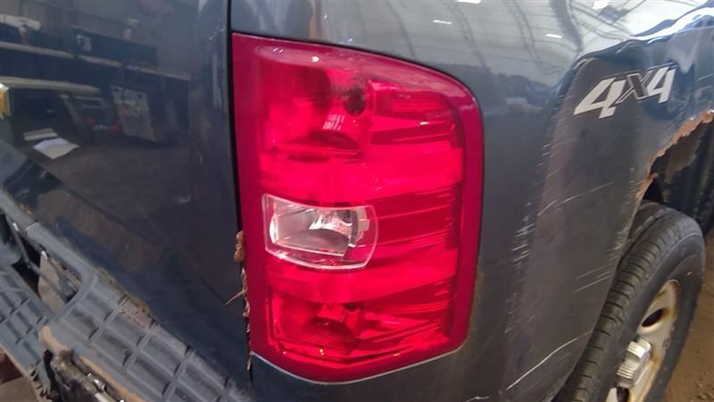 Passenger Tail Light Pickup With Box DRW Fits 07-14 SIERRA 3500 PICKUP 6167551