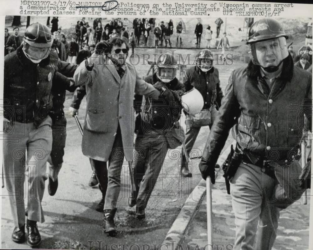 1969 Press Photo University of Wisconsin police arrest demonstrator. - lry09202