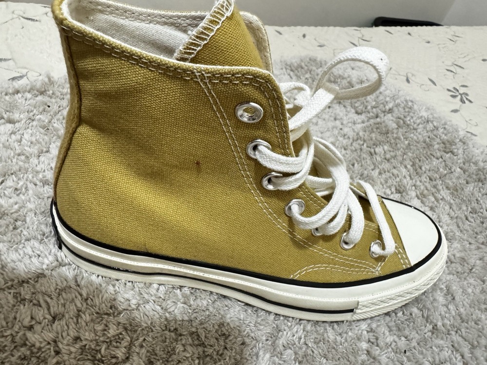 Converse Women's Yellow Sneakers Size 6.5