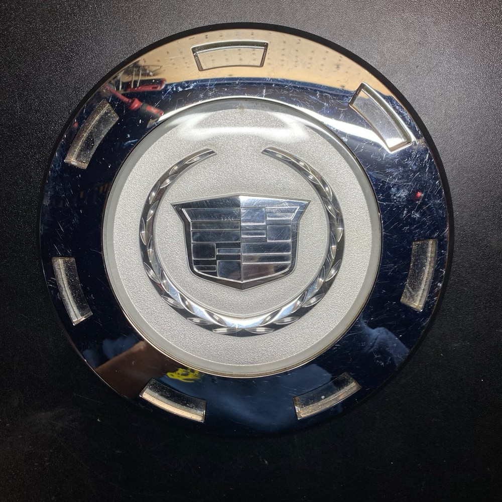 2007-2009 Cadillac Escalade Genuine Center Cap 9596649