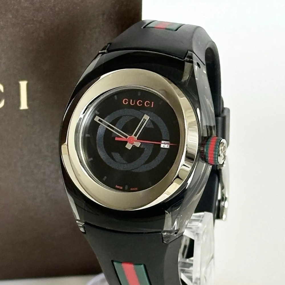 GUCCI Working Quartz Watch 34mm Box & Papers 137.3 YA137301 Rubber Belt