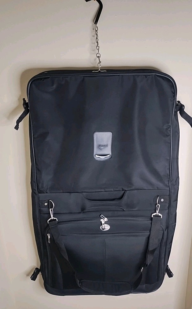 American Tourister Black Over-the-Shoulder Garment Travel Bag for Luggage  