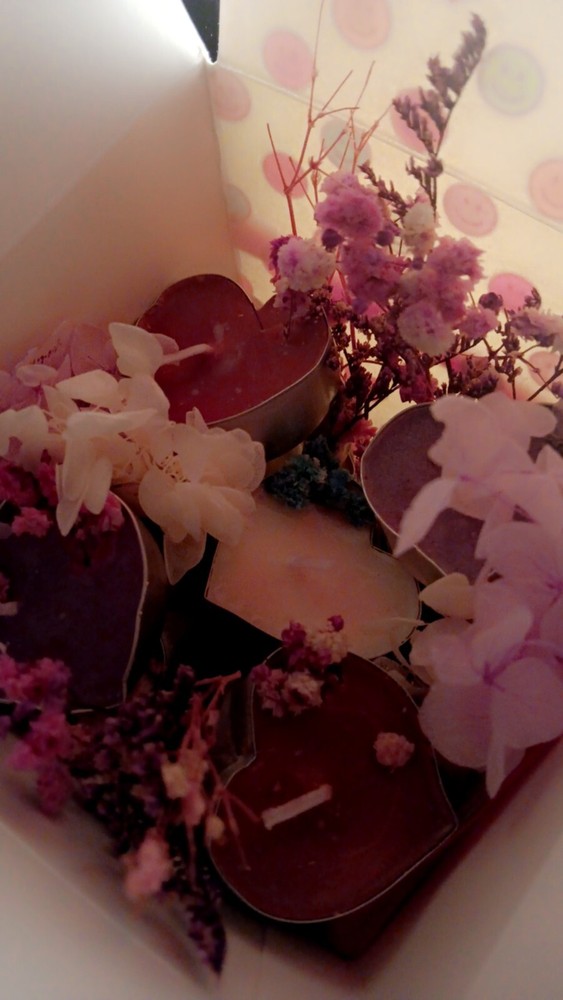 23-Piece Fragrant Heart-Shaped Tealight Candles Set  