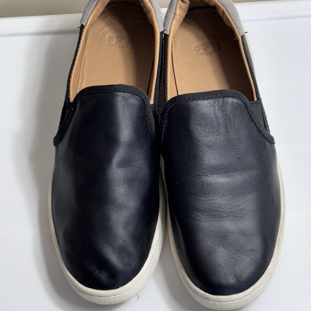 UGG Black CAS Slip-On Sneaker with Leather Upper and Suede Panels Size 8