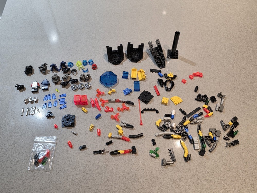 Vintage Lego Aquazone Lot Including Parts And Minifigure Accessories