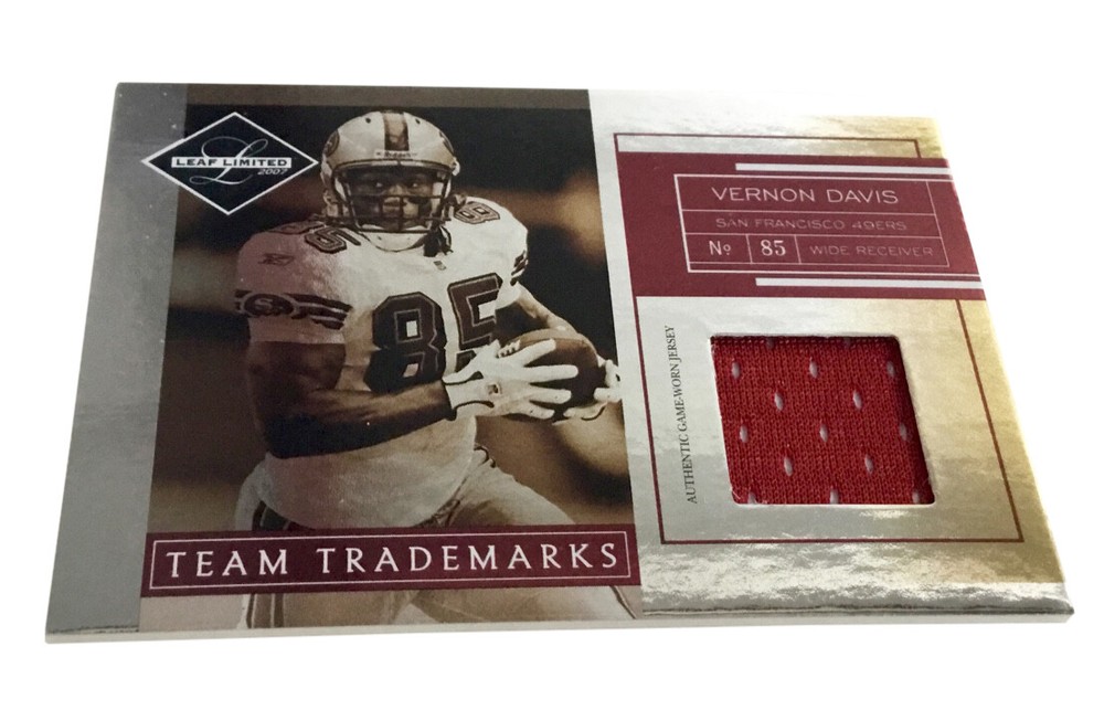 2007 Leaf Limited Team Trademarks Materials #TT-5 Vernon Davis Jersey 49'ers /99