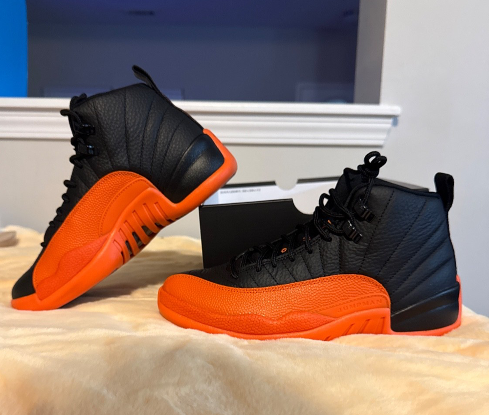 Size 7.5 women’s /men 6  - Air Jordan 12 vii Retro Brilliant Orange fd9101-081