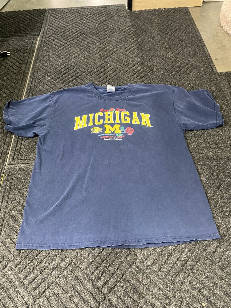 Michigan Wolverines Rose Bowl January 1, 2004 Short Sleeve Shirt Gildan XL