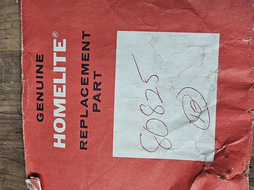 New Old Stock Genuine Homelite Starter Drum Retainer Screw Part # 80825