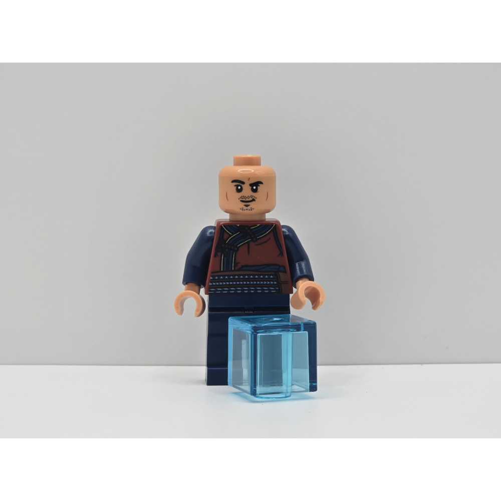 LEGO Super Heroes Minifigure sh0826 Wong with Tesseract