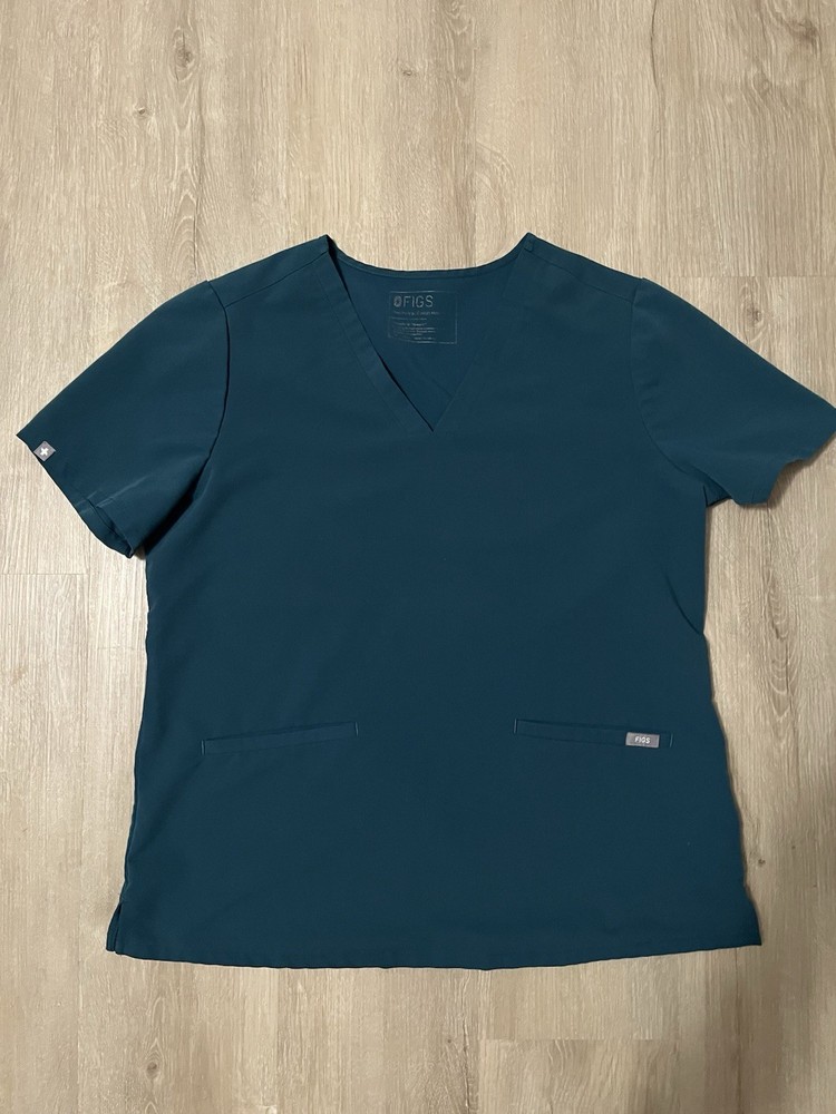 Figs Casma Technical Collection Three Pocket Caribbean Blue Scrub Top Womens L