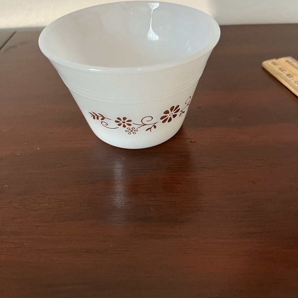 VTG Pyrex Dynaware Milk Glass Brown Daisy Custard Cup