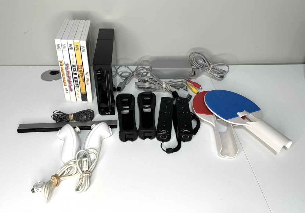 Nintendo Wii (RVL-001) Black Console Game System, 2 REMOTE/5 GAME Bundle