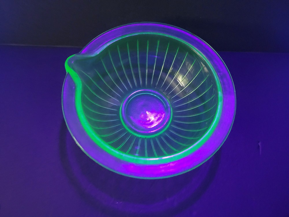Vintage Green Uranium Glass Ribbed Mixing Bowl with Spout - Glows Under UV Light - 7.25 Inch