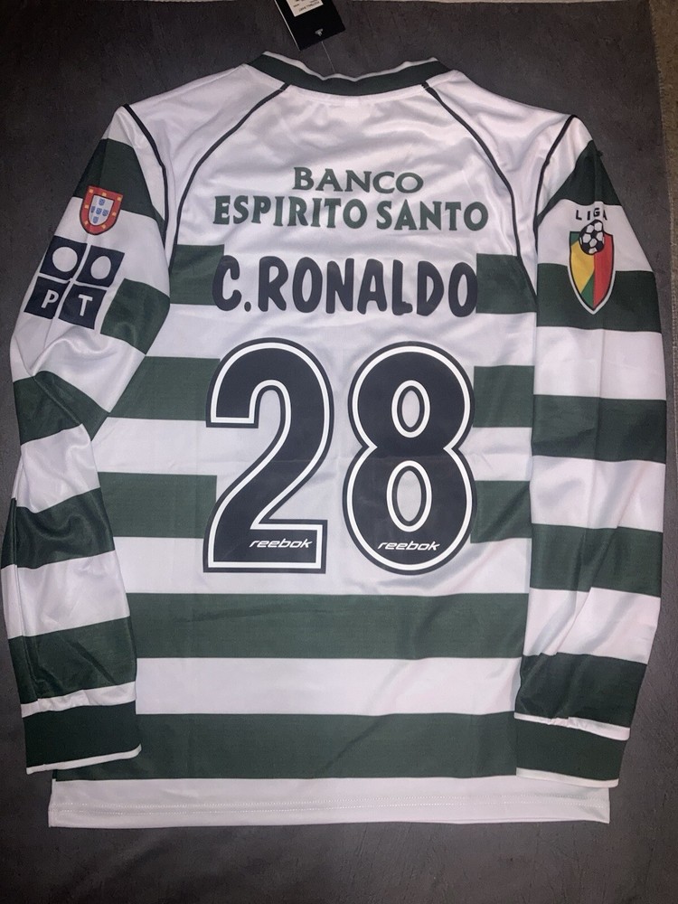 Cristiano Ronaldo Lisbon 2001/2003 Home Long Sleeve Retro Soccer Jersey