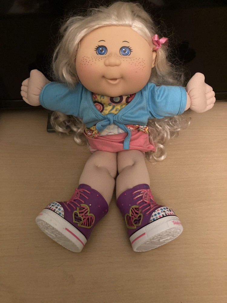 Cabbage Patch Doll 2013 twinkle toes Sketchers girl