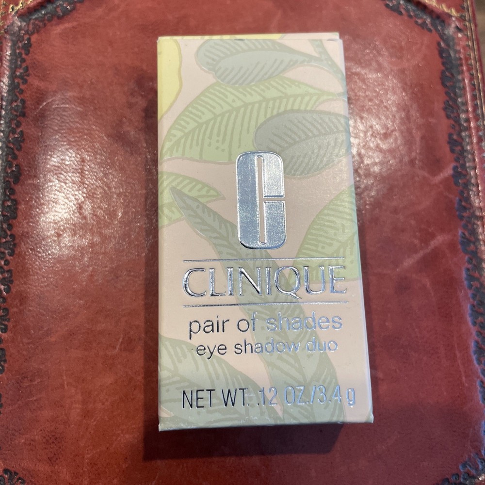 Clinique Pair Of Shades Eyeshadow Duo Dusty Vintage .12 Oz 3.4g NIB