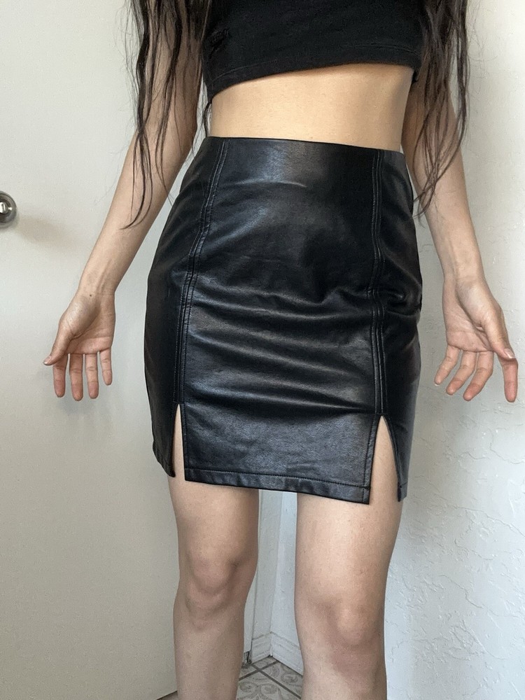 Mangopop Black Faux Leather Mini Skirt With Slits Size Small