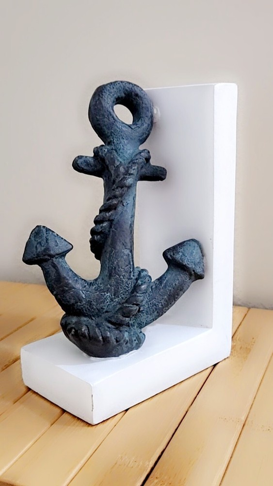 Secure Boat Anchor for Safe Mooring