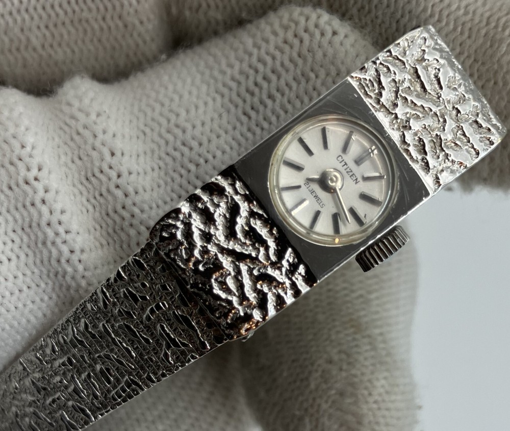 Vintage CITIZEN 21-Jewel Hand-Wound Silver Watch 12mm Case Width