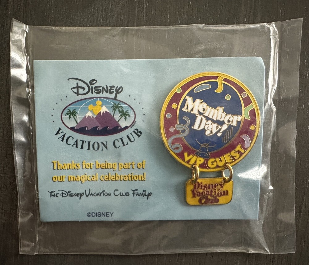 🔥 Disney 2003 Disney Vacation Club Member Day VIP GUEST Dangle SEALED RARE NEW-image