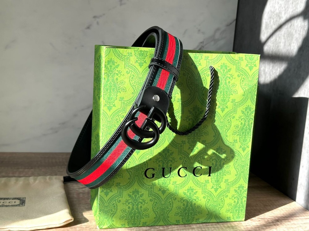 Gucci Men's Black Leather Belt with Classic Green Red Logo Authentic