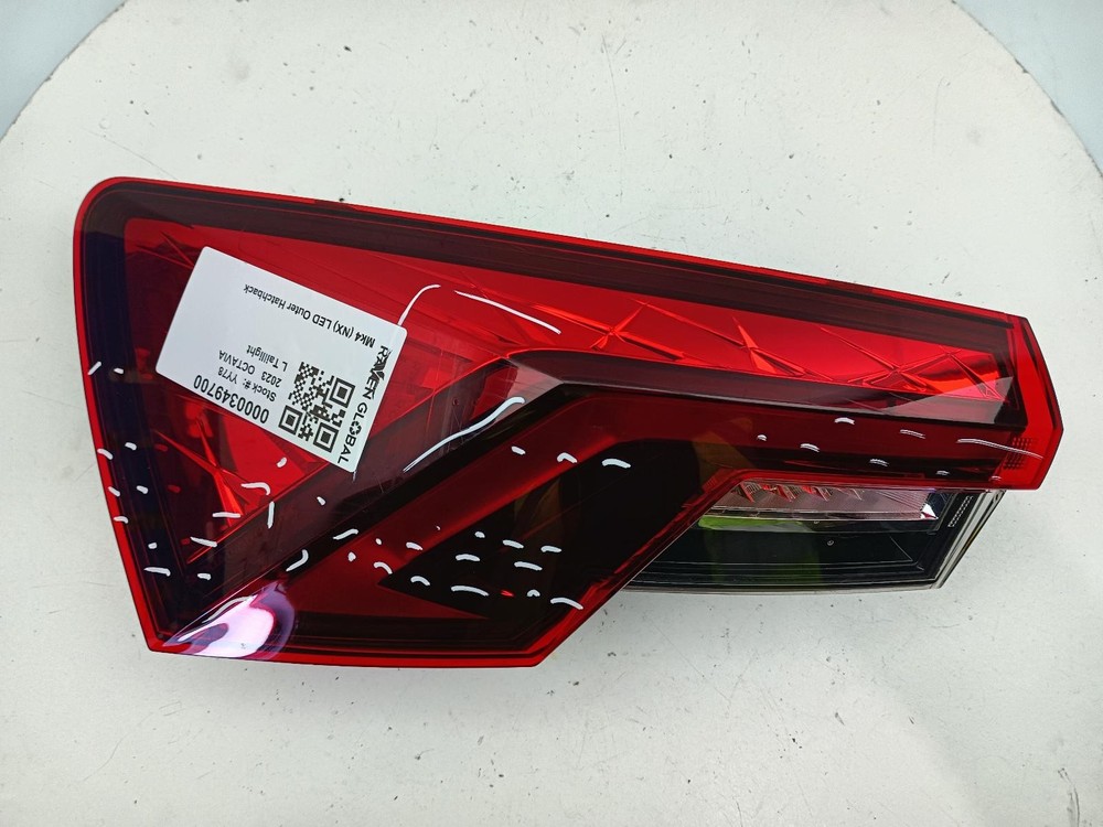 SKODA OCTAVIA LED TAILLIGHT OUTER LEFT HATCHBACK MK4 2020-2026 5E3945207