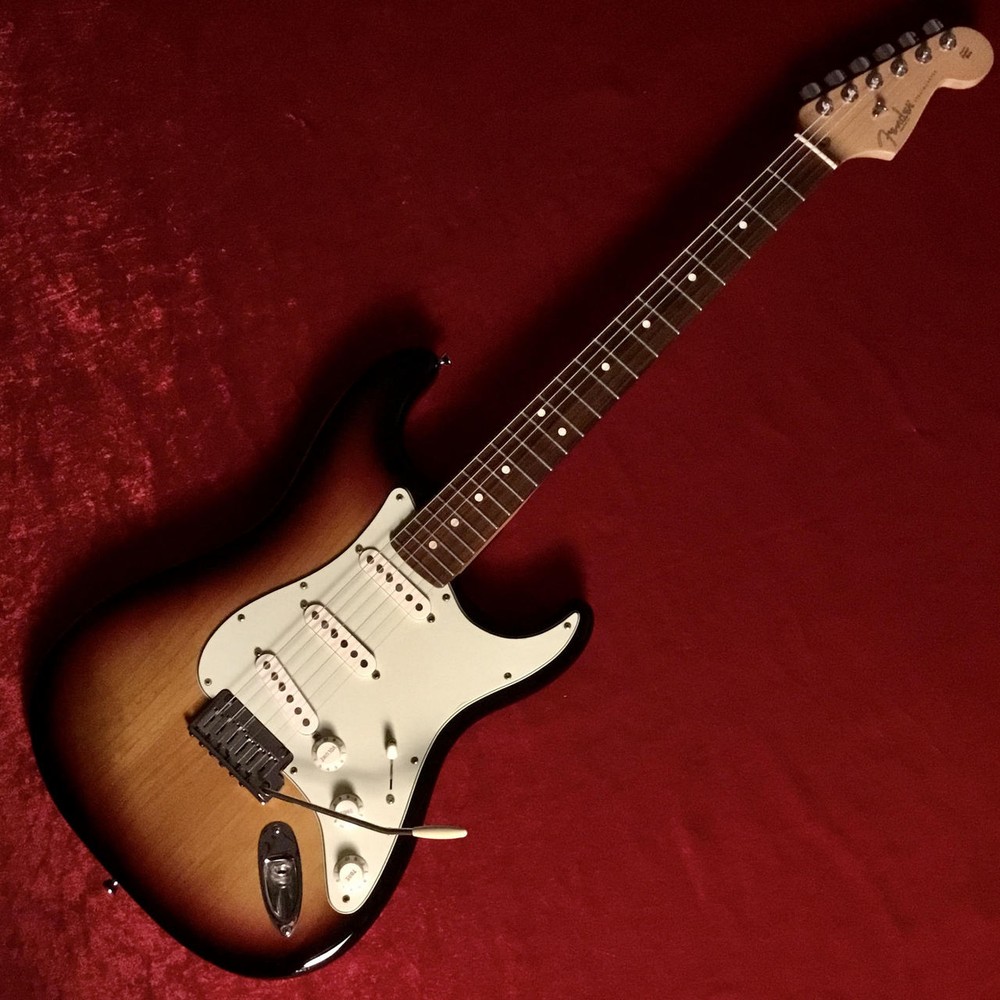 Fender AM STD ST R 3TS