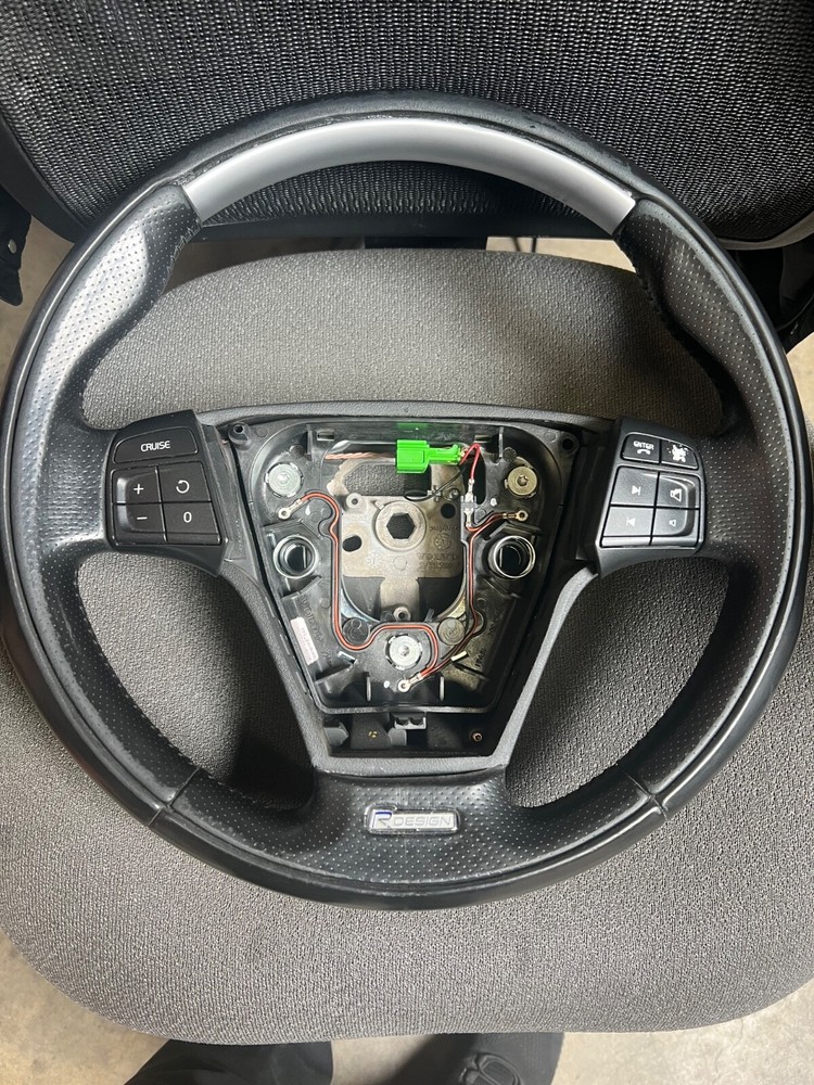 05-13 Volvo S40 V50 C30 C70 R Design Black Leather Steering Wheel 30756213