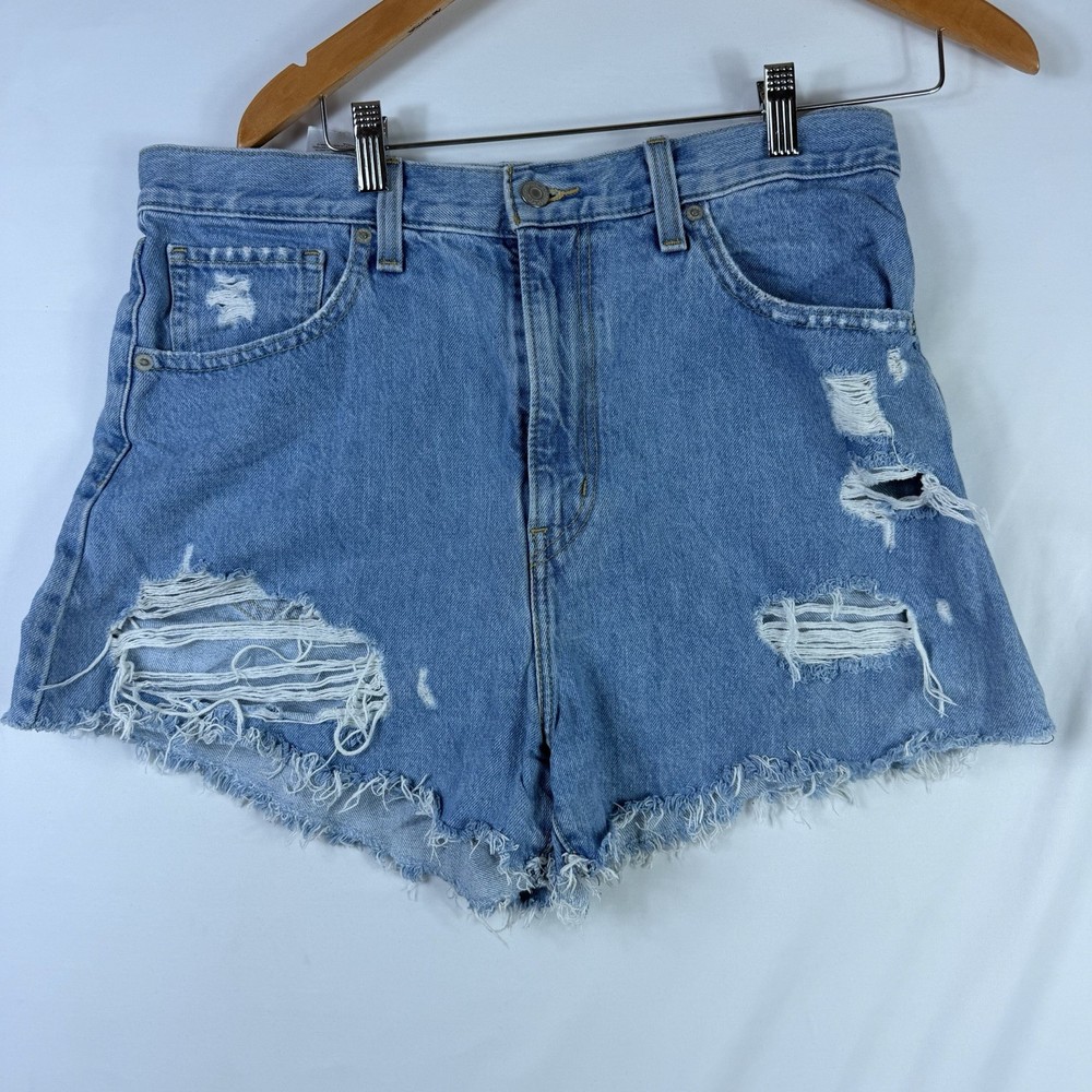 Levi’s High Waisted Mom Shorts Womens 31 Blue Denim Vintage Style Cut-Off Jean